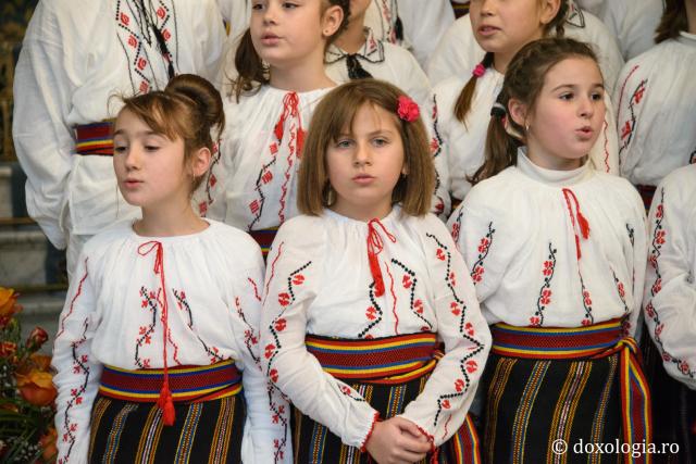 Colindători la Reședința Mitropolitană 2016 - Parohia Popești