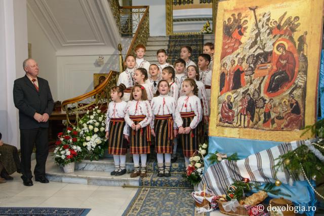 Colindători la Reședința Mitropolitană 2016 - Parohia Popești