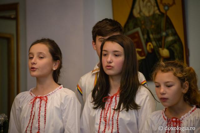 Colindători la Reședința Mitropolitană 2016 - Școala Dochia