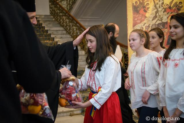 Colindători la Reședința Mitropolitană 2016 - Școala Dochia