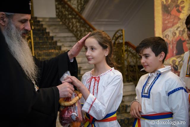 Colindători la Reședința Mitropolitană 2016 - Școala Dochia