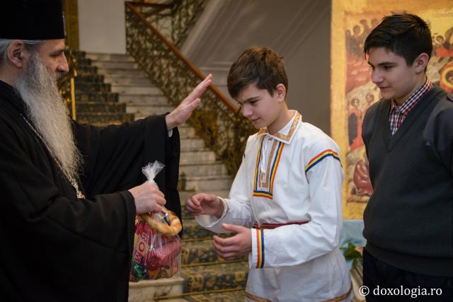 Colindători la Reședința Mitropolitană 2016 - Școala Dochia