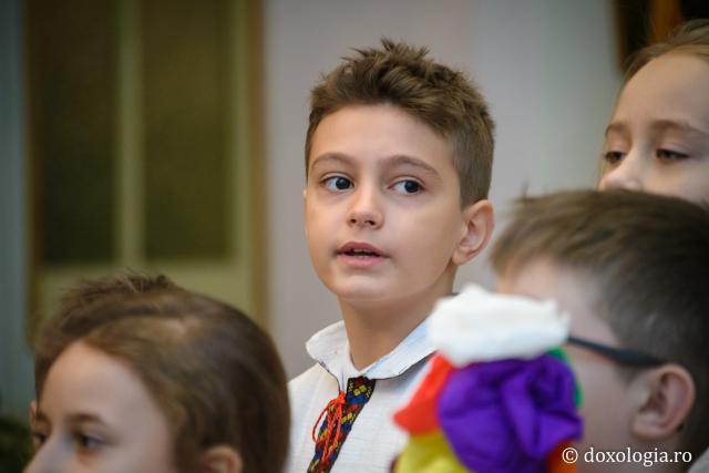Colindători la Reședința Mitropolitană 2016 - Școala Tomești