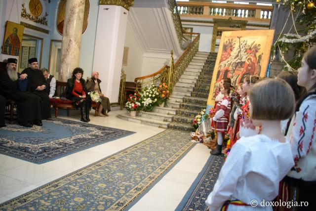 Colindători la Reședința Mitropolitană 2016 - Școala Tomești