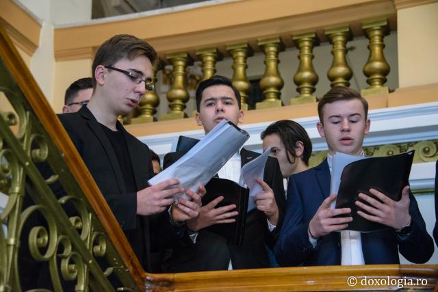 Colindători la Reședința Mitropolitană 2016 - Studenții de la Facultatea de Teologie, anul I