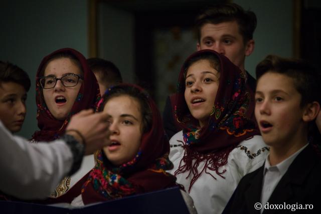 Colindători la Reședința Mitropolitană 2016 - Centrul pentru copii din Rădăuți
