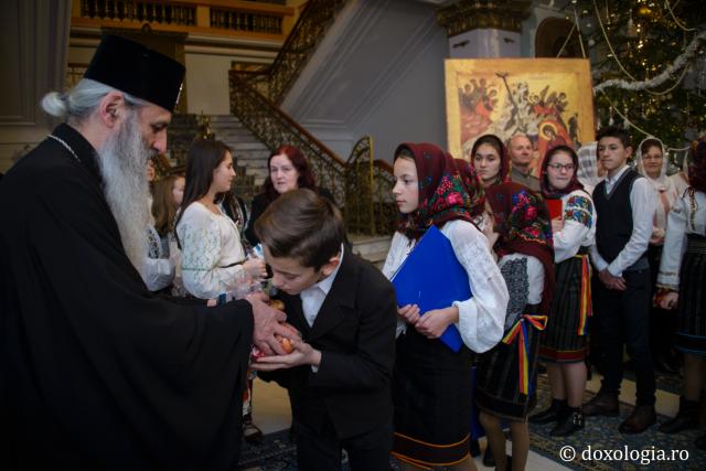 Colindători la Reședința Mitropolitană 2016 - Centrul pentru copii din Rădăuți