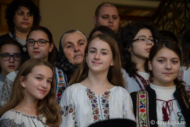 Colindători la Reședința Mitropolitană 2016 - Parohia „Sfântul Haralambie” - Tg. Neamț