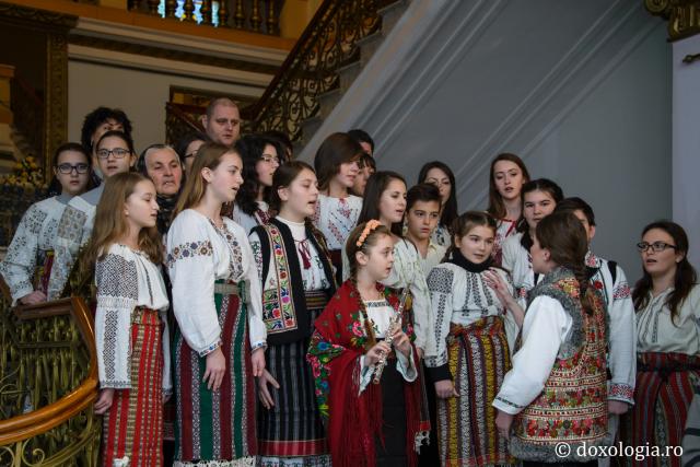 Colindători la Reședința Mitropolitană 2016 - Parohia „Sfântul Haralambie” - Tg. Neamț