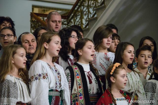 Colindători la Reședința Mitropolitană 2016 - Parohia „Sfântul Haralambie” - Tg. Neamț