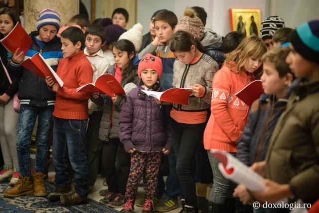 Colindători la Reședința Mitropolitană 2016 - Parohia Horlești