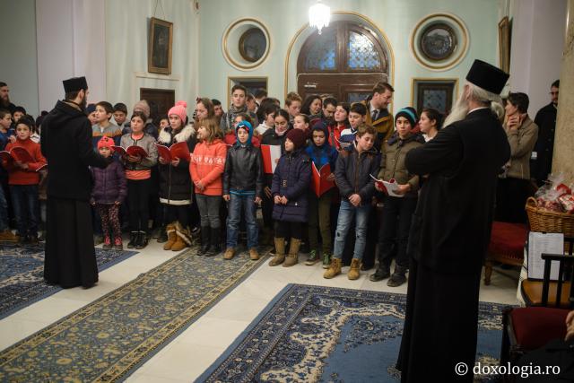 Colindători la Reședința Mitropolitană 2016 - Parohia Horlești