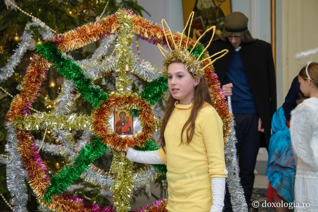Colindători la Reședința Mitropolitană 2016 - Parohia Movileni