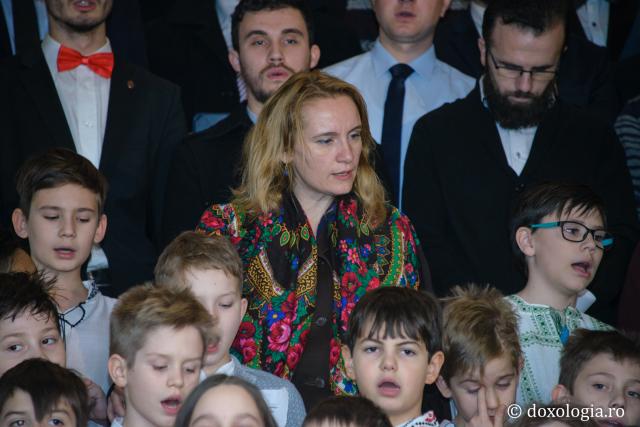Colindători la Reședința Mitropolitană 2016 - Școala Varlaam