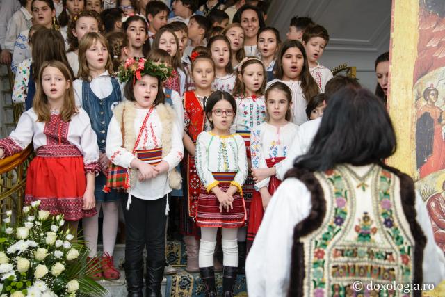 Colindători la Reședința Mitropolitană 2016 - Școala Varlaam
