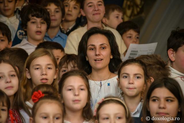 Colindători la Reședința Mitropolitană 2016 - Școala Varlaam