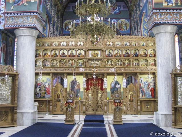 Mănăstirea Caraiman (galerie FOTO)