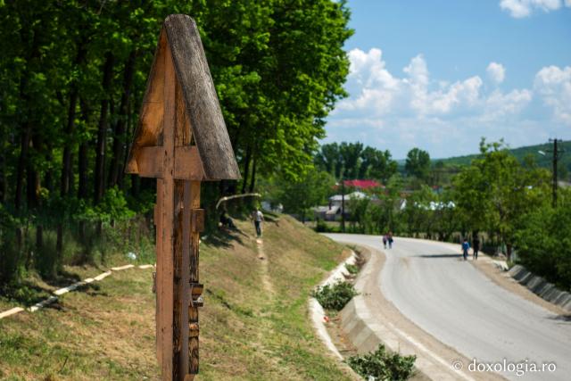 (Foto) Troița – călăuză a drumeților și mulțumire adusă lui Dumnezeu