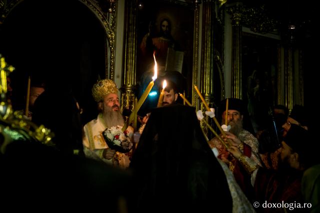 (Foto) Noaptea Sfintelor Paști la Catedrala Mitropolitană din Iași