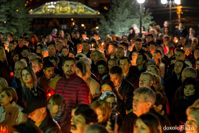 (Foto) Noaptea Sfintelor Paști la Catedrala Mitropolitană din Iași