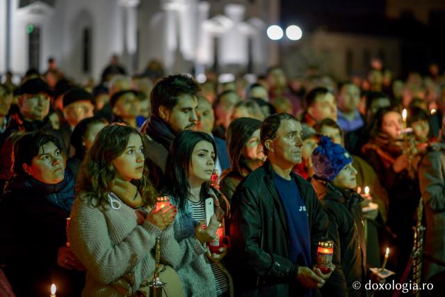 (Foto) Noaptea Sfintelor Paști la Catedrala Mitropolitană din Iași