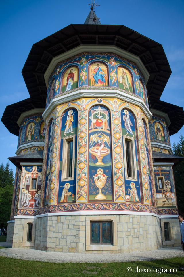 Biserica Sfântul Ioan Iacob Hozevitul - Biserica Seminarului de la Neamț (galerie FOTO)