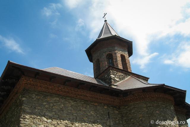 Prislop - Mănăstirea readusă la viață de Părintele Arsenie Boca (galerie FOTO)