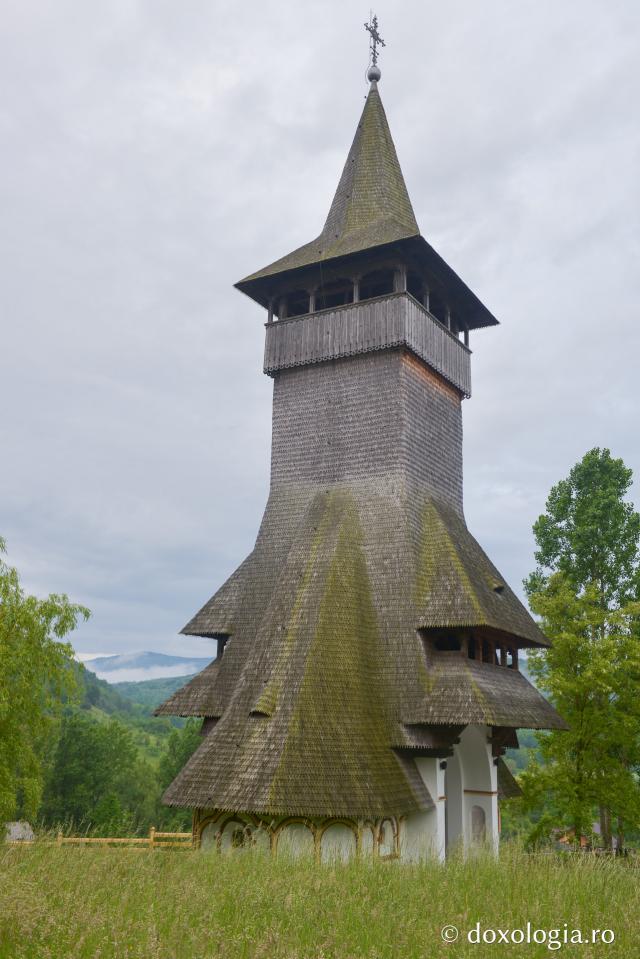 (Foto) Patru biserici de lemn din Maramureș, unde orice pelerin și-ar dori să ajungă 