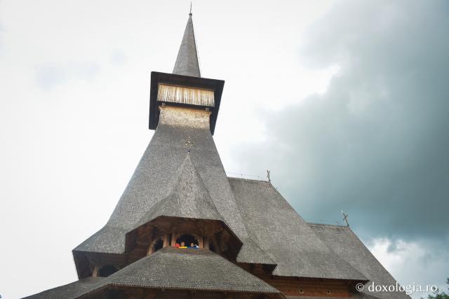 (Foto) Patru biserici de lemn din Maramureș, unde orice pelerin și-ar dori să ajungă 