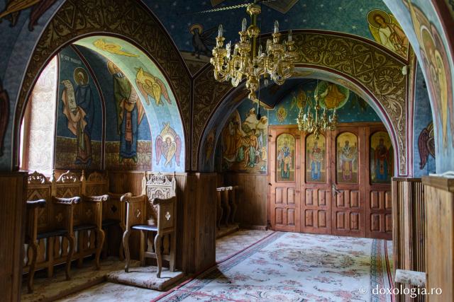 Mănăstirea Hodoş-Bodrog - una dintre cele mai vechi așezăminte monahale din România (galerie FOTO)
