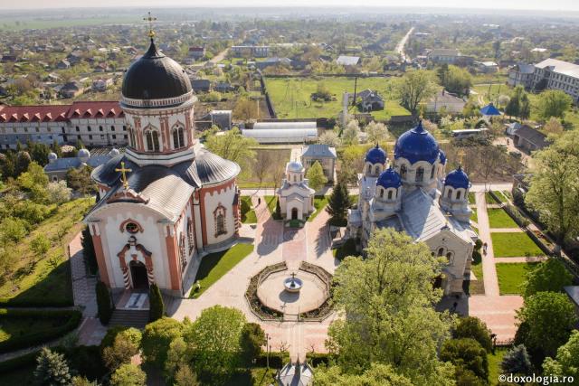 Noul-Neamț – una din cele mai mari mănăstiri din Republica Moldova (galerie FOTO)