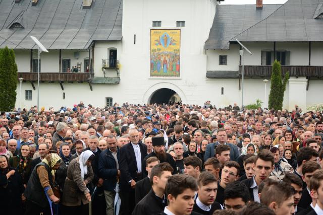 (Foto) Hram la Mănăstirea Neamț 2017