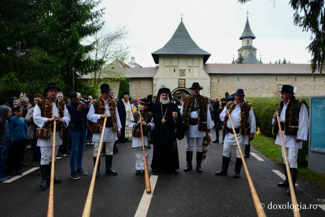(Foto) Mănăstirea Putna: Primirea Părintelui Patriarh Daniel şi a delegaţiei oficiale