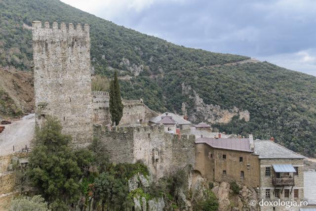 Turnul de apărare zidit de Sfântul Neagoe Basarab, domnitorul Ţării Româneşti