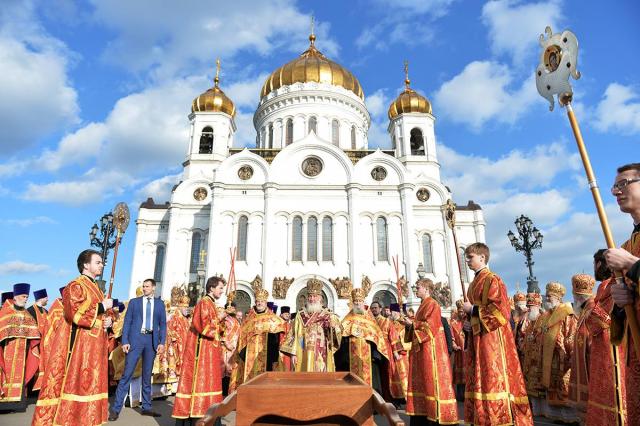 (Foto) Moaștele Sfântului Ierarh Nicolae, păstrate în Italia de 930 de ani, au ajuns la Moscova