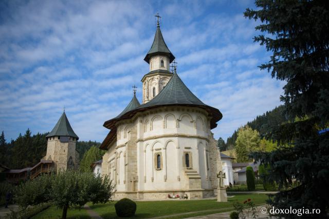 Biserica centrală a Mănăstirii Putna (galerie FOTO)