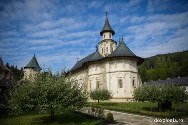 Biserica centrală a Mănăstirii Putna (galerie FOTO)
