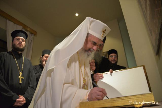 Vernisajul expoziţiei „Sfântul Mitropolit Iacob Putneanul. Părintele, ctitorul, cărturarul” - Muzeul Mănăstirii Putna / Foto: Constantin Comici Vernisajul expoziţiei „Sfântul Mitropolit Iacob Putneanul. Părintele, ctitorul, cărturarul” - Muzeul Mănăstirii Putna