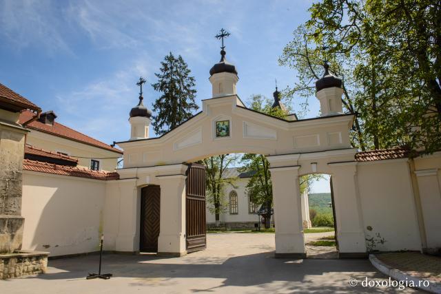 Căpriana - una dintre cele mai vechi mănăstiri din Republica Moldova (galerie FOTO)