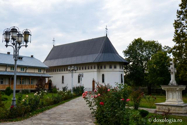 Mănăstirea Bogdana – locul unde se află cea mai veche biserică de piatră din Moldova / Foto: Bogdan Zamfirescu Mănăstirea Bogdana