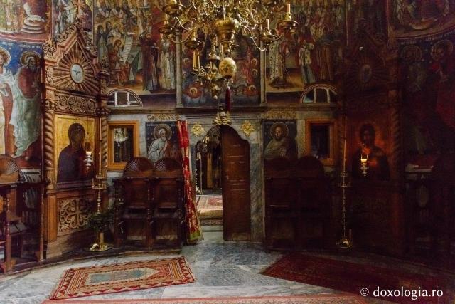 (Foto) Paşi de pelerin la Schitul Kavsokalivia – Athos