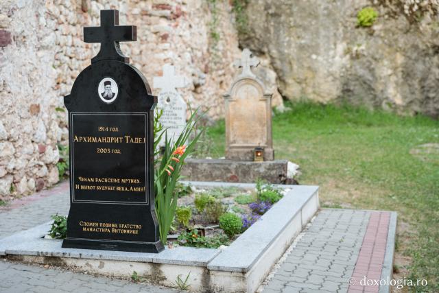mormântul Starețului Tadei de la Vitovnița