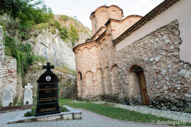 mormântul Starețului Tadei de la Vitovnița