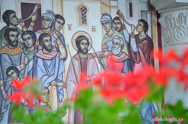 (Foto) Mănăstirea Izvorul Mureșului