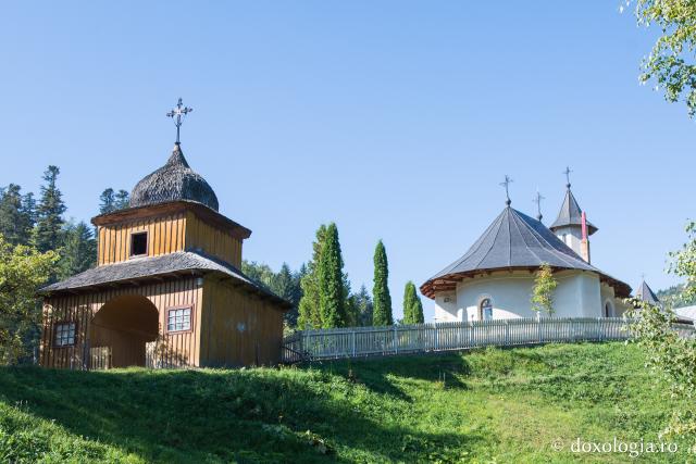 (Foto) Splendoarea Mănăstirii Horăicioara