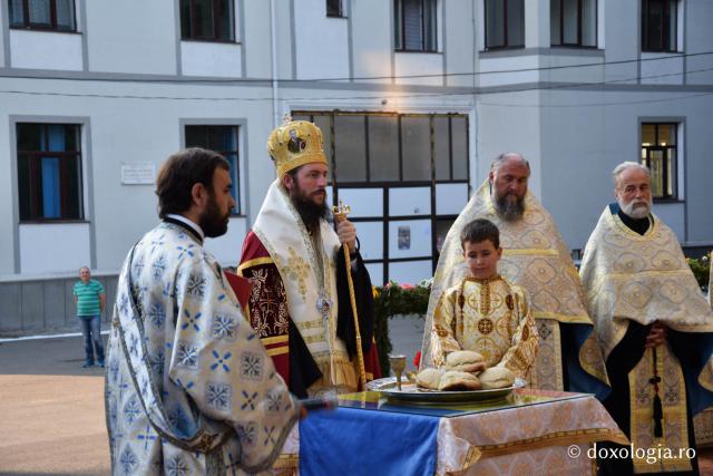 (Foto) Slujba Privegherii la sărbătoarea Sfântului Ioan Iacob de la Neamț