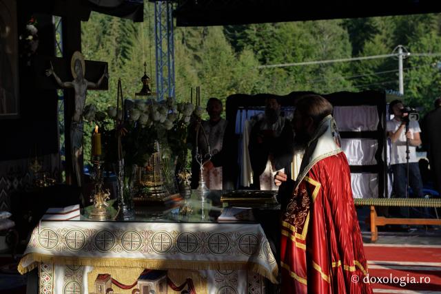 (Foto) Slujba de priveghere de la Mănăstirea Sihăstria Putnei