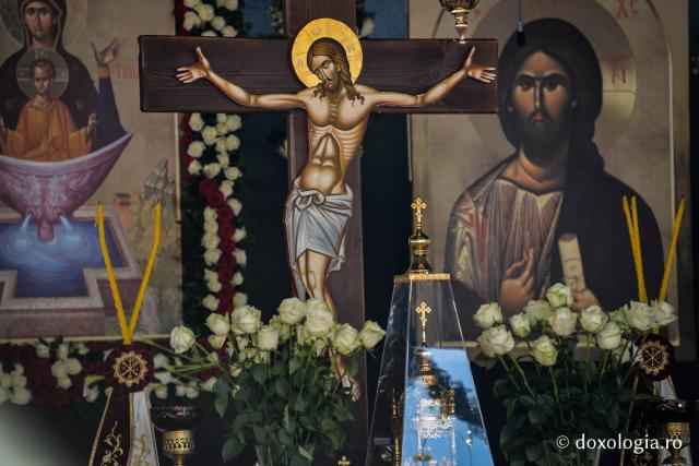 (Foto) Sfânta Liturghie de la Mănăstirea Sihăstria Putnei