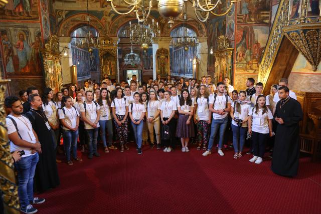 Tineri participanți la ITO în vizită la Mănăstirea Golia