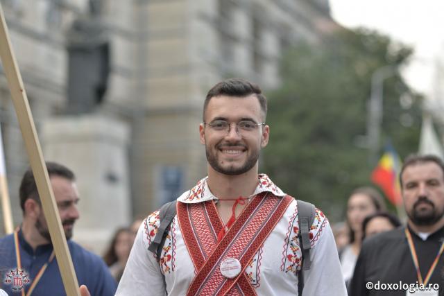 (Foto) Pași de tânăr pelerin la „Marșul Tinereții” #ITO2017